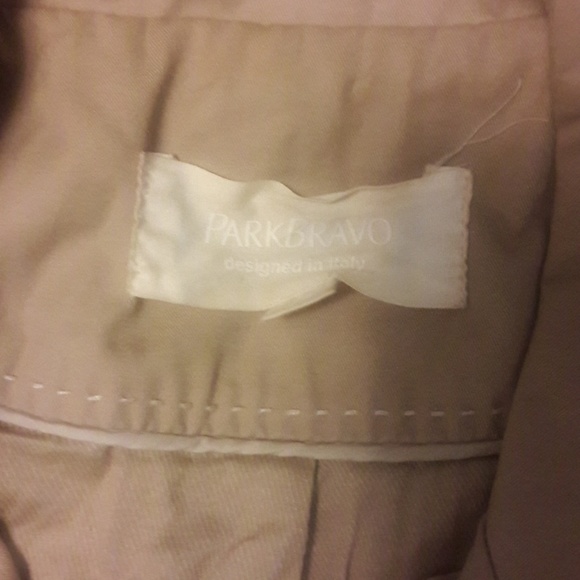 SHORT JACKET  DESIGNED  ITALY. - Picture 7 of 8